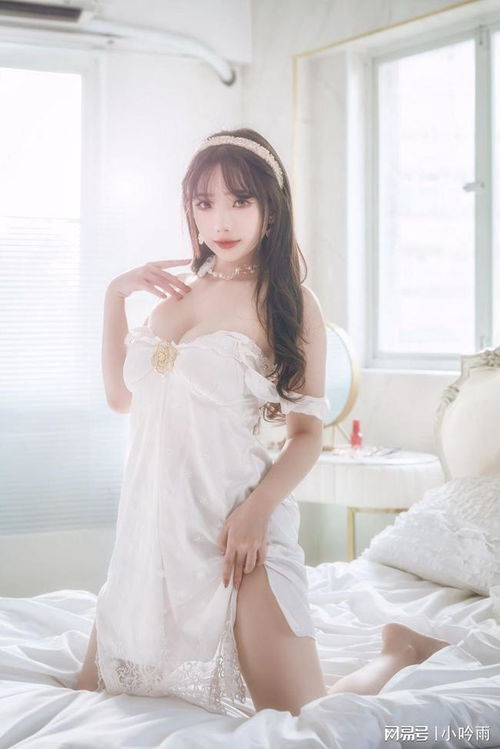 黑白之间 两种睡衣写真的艺术对话